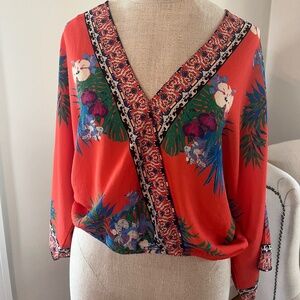 Gentle worn flying tomato long sleep top size M